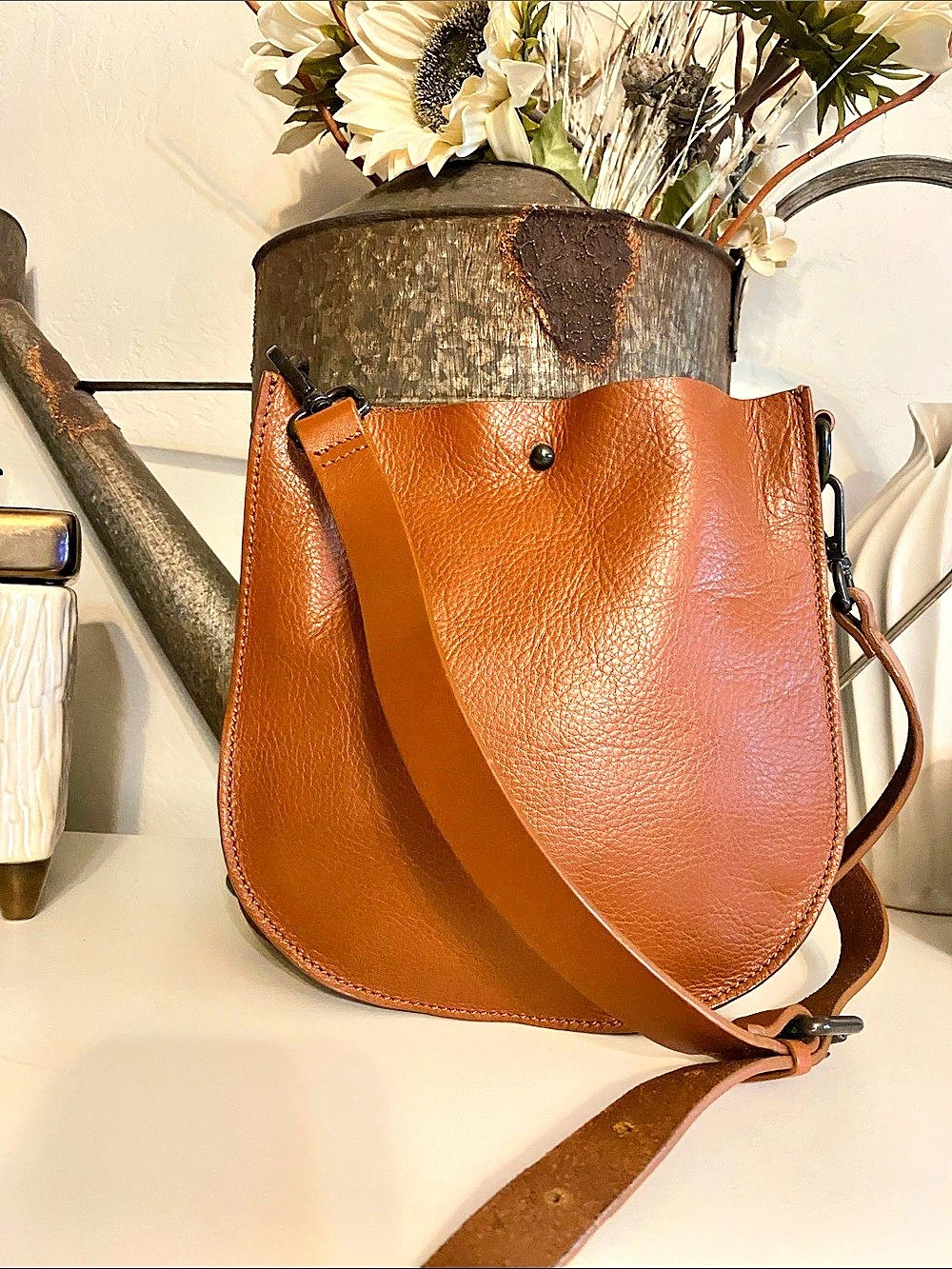 ORVIS Brown/Tan 100% Cow Leather Crossbody Bag w/ Adjustable Leather Strap
